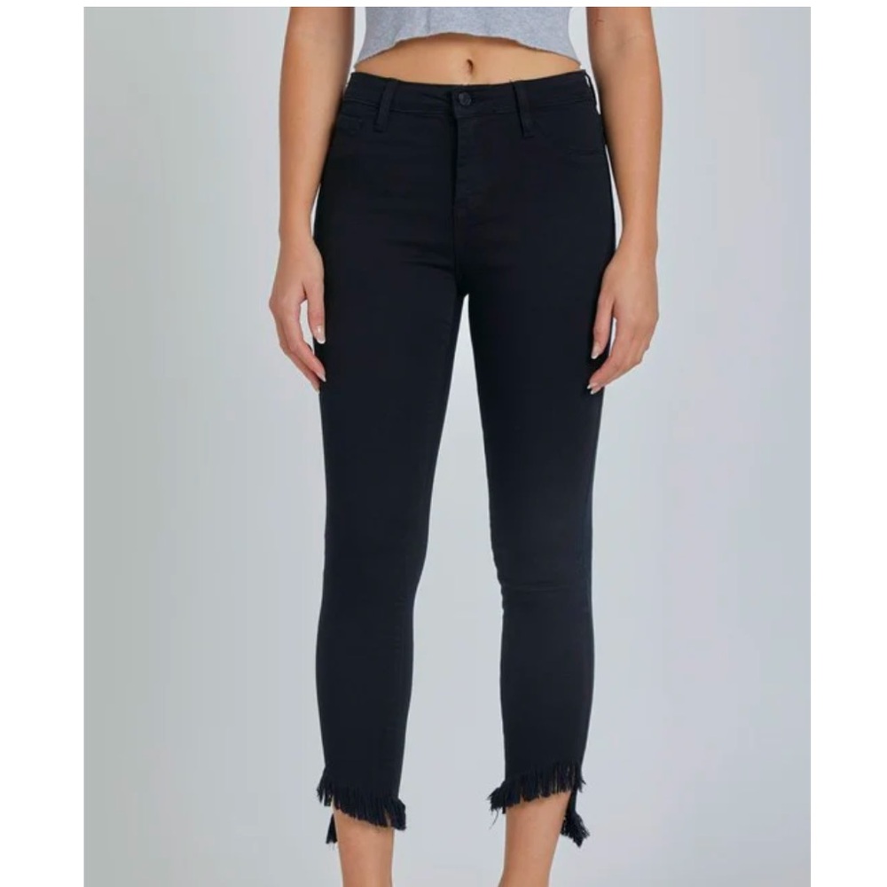 Cello Mid Rise Black Crop Skinny. Size 11. NWT